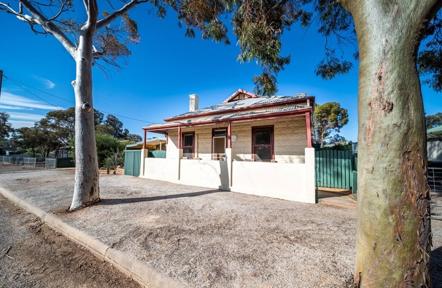 Hawker Bed and Breakfast