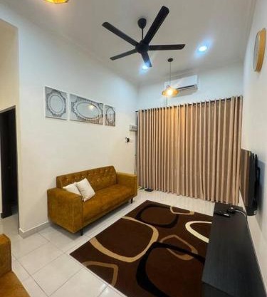 Hazzani Homestay KLIA