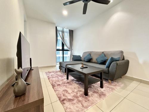 HD 1-8pax 2K1Q beds Ara Damansara near Subang Airport