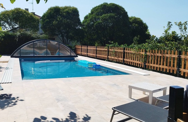 HEATED SWIMMING POOL (all year round) 2 km Ñora beach, 9 Gijón- barbecue, fireplace