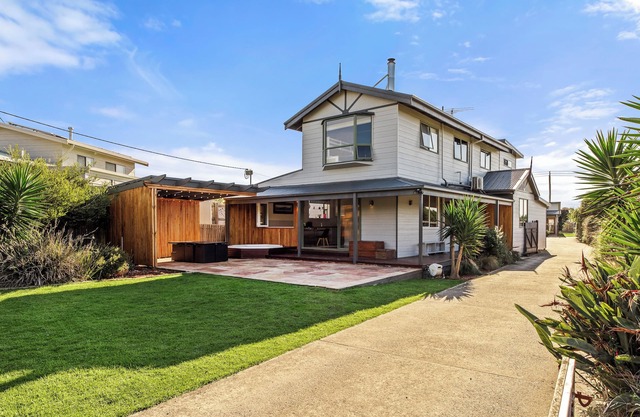 Heated Indoor pool & outdoor spa, next to beach! Welcome your holiday paradise!