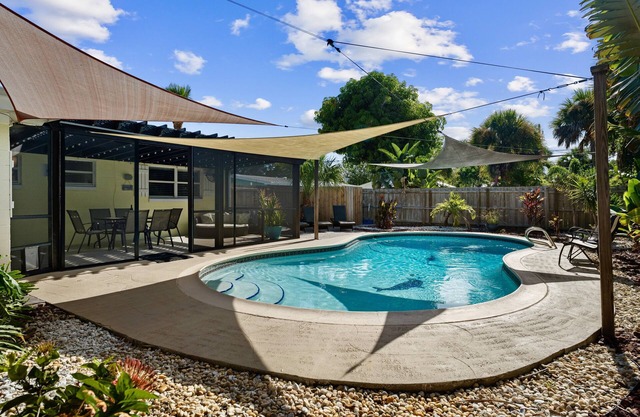 Heated Pool-Beach Access -3/2 -Game room
