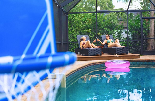 Heated Pool Cinema Game Room 10min to Beach