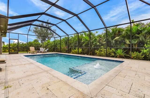 Heated Pool Outdoor Kitchen Grill+ Pet Friendly