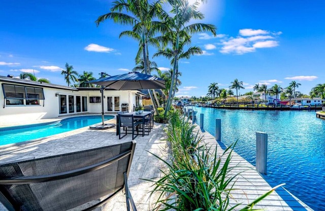 Heated Pool! WaterFront Home! 1 Mile To Beach!