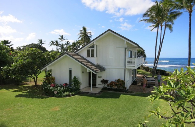 Heavenly Waters Home at Maili Point - Oceanfront Beauty