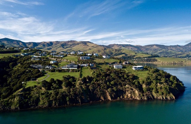 Hector's Tiny House - Akaroa Holiday Home