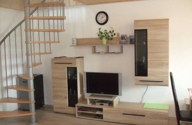 Helle Ferienwohnung (60qm) mit Terrasse und großer Wiese