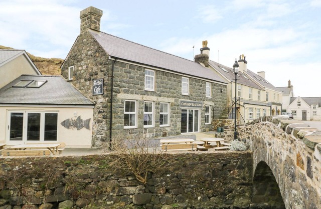 HEN BLAS, pet friendly, country holiday cottage in Aberdaron