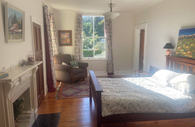 Heritage apartment attached to character home with pool in central Nelson.