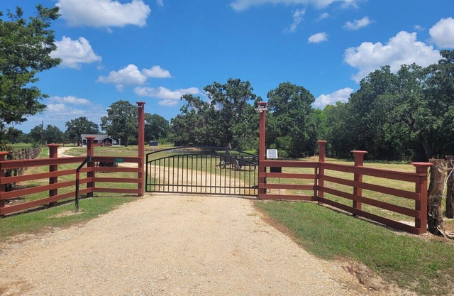 Heritage House Retreat:nBurton, Texas n6 guests 3 bedrooms 4 beds 2 full baths