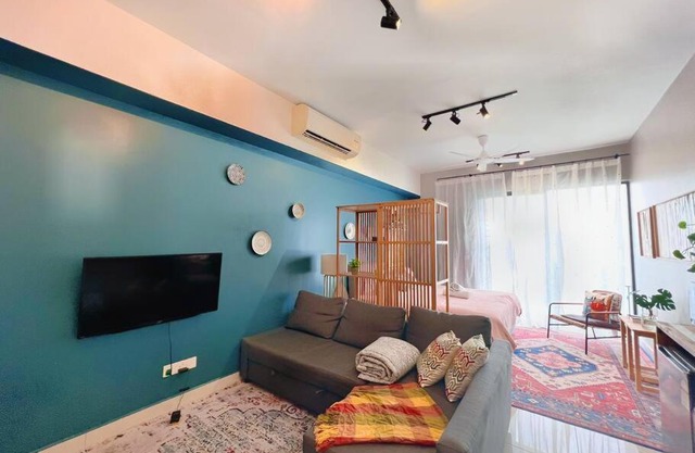 Heritage Studio with Balcony D'Sara, Direct MRT Kampung Selamat, near Thomson and Sungai Buloh Hospital
