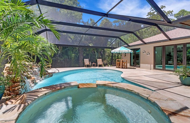 Heron House at Logan Woods. Bright & spacious fully renovated home with pool!
