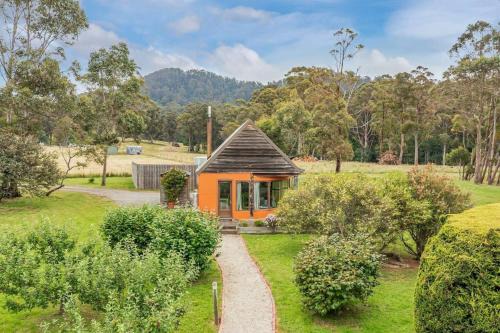 Herons Studio - A Picturesque Couple's Cottage