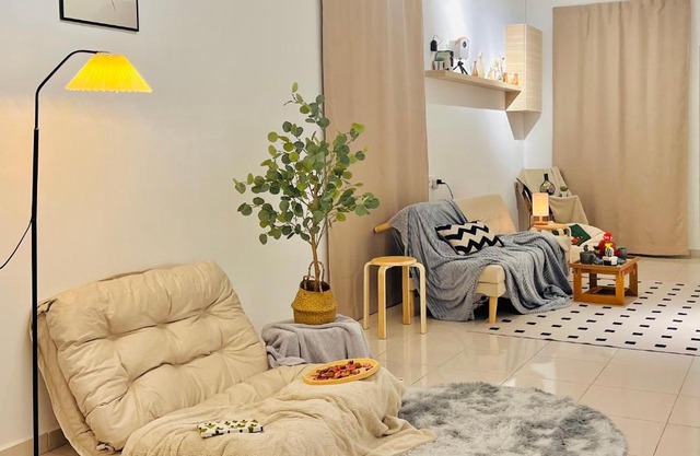 HeyMuji Projector-Netflix-Darts-Near Lotus