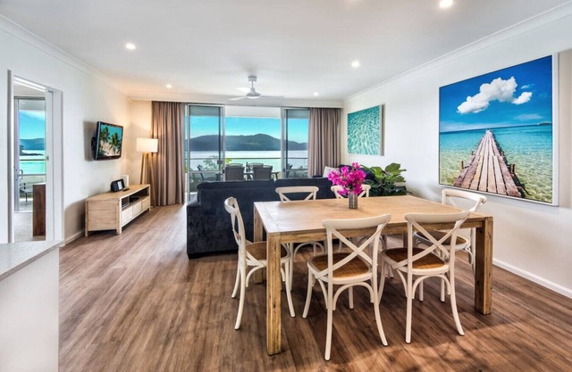 Hibiscus 207 & Free Buggy - Hamilton Island