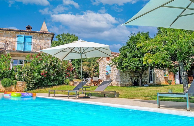 Hibiskus by Interhome