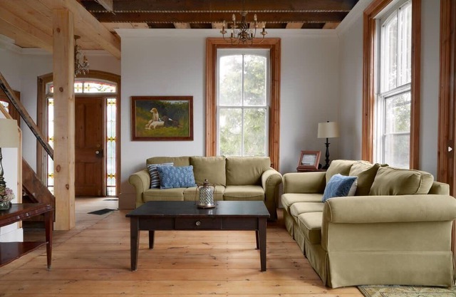 Hicks Holme - Beach Front Victorian