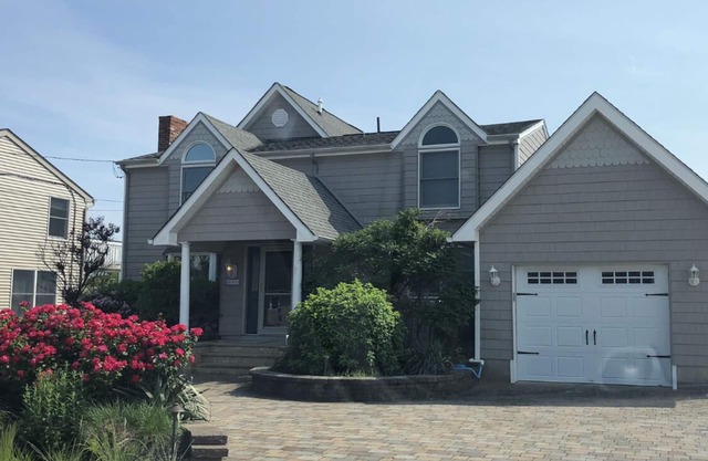 * Hidden Gem In Ship Bottom NJ, 5 bedroom, 2 Bath house