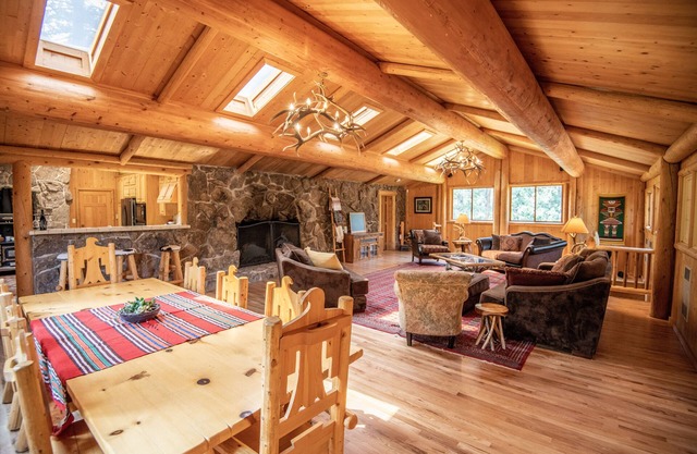 Hidden Pines Lodge in the Colorado Rocky Mountains