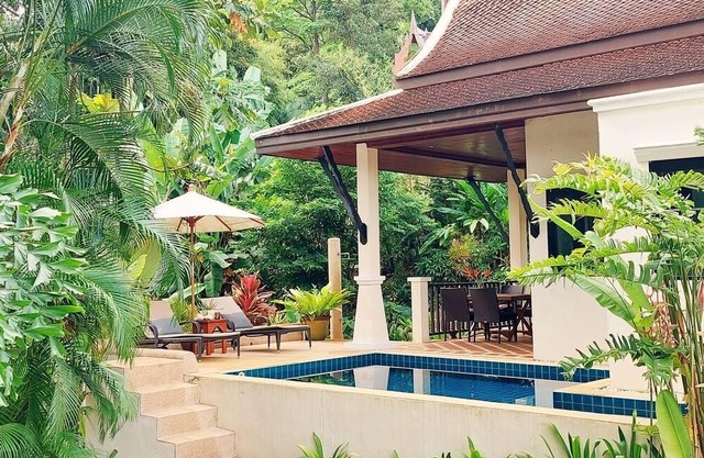 Hide away deluxe jungle bungalow, private pool, free WIFI