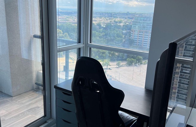 High End 6 people Apartment Islington Etobicoke