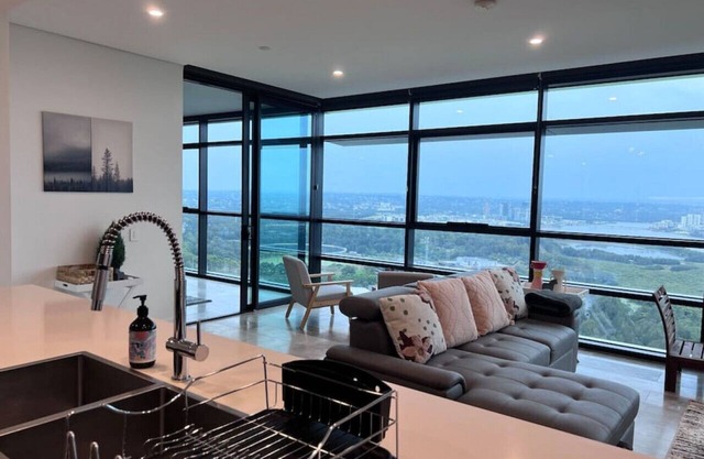 High level Fabulous view 4Beds APT in Olympic Park