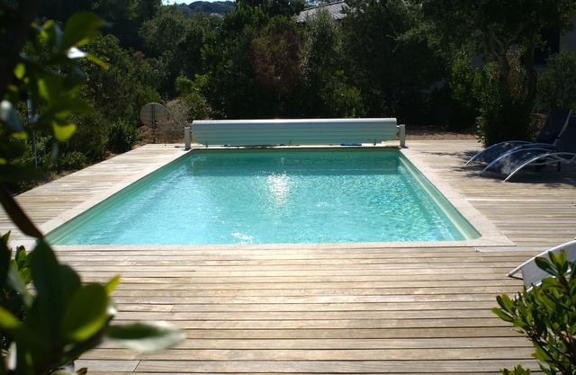 High quality 4 * cottage with swimming pool, sea, air conditioning, internet, in maqui