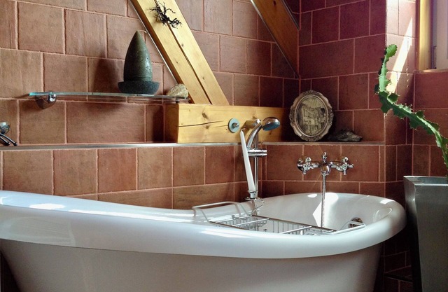 High-quality vacation apartment on the historic village green between the Elbe and vineyards