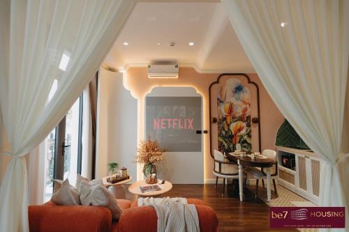 High Ser-Apt -Warmly & Spacious- Peaceful- Bathtub- Greenview- Nearly bus stop- 30mins by car to HanoiOldQuater - Vinhomes OceanPark