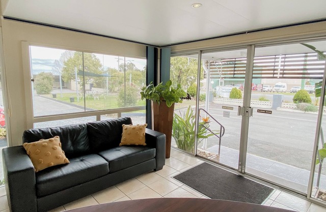 High Street Motor Inn