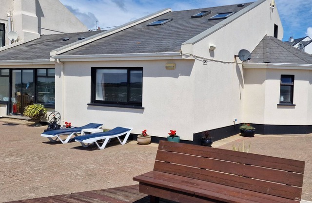 HIGH TIDE, pet friendly, with a garden in Duncannon, County Wexford