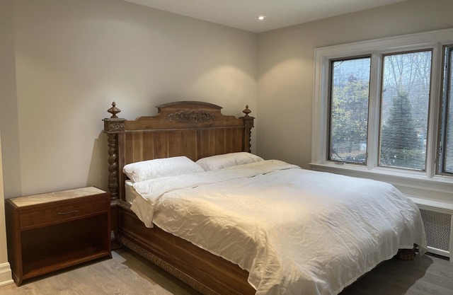 Highend private mansion suite in Forest Hill