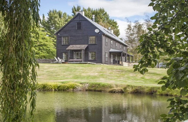 Highfield Crown Range