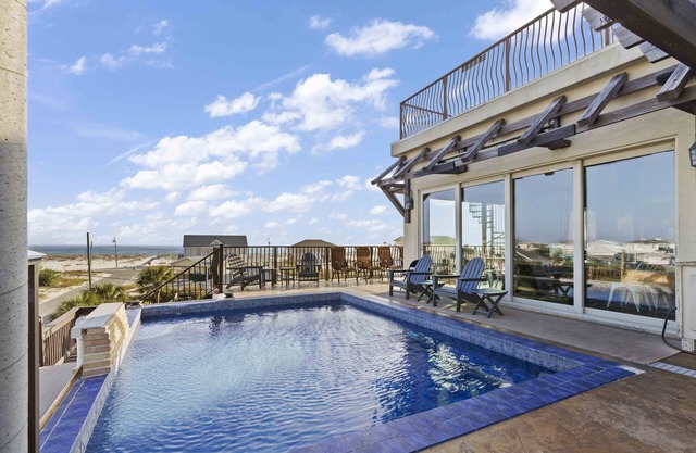 Highlife - Roof Top Pool, One Block from the Beach