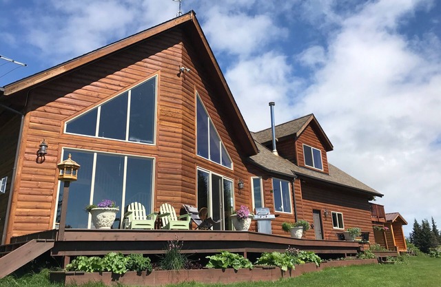 Highly rated, loved by all, sauna along with many amenities!