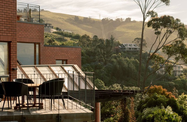 Hill-side sanctuary - Stunning views