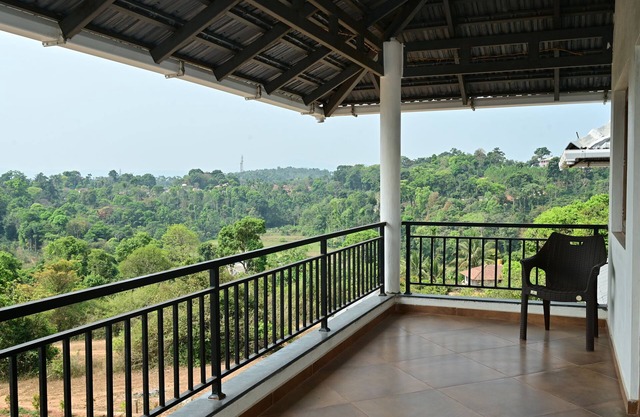 Hillock Vista by Triptastic Holidaze