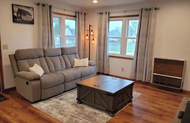 Hillsboro Driftless Guesthouse is cozy and ready for you!