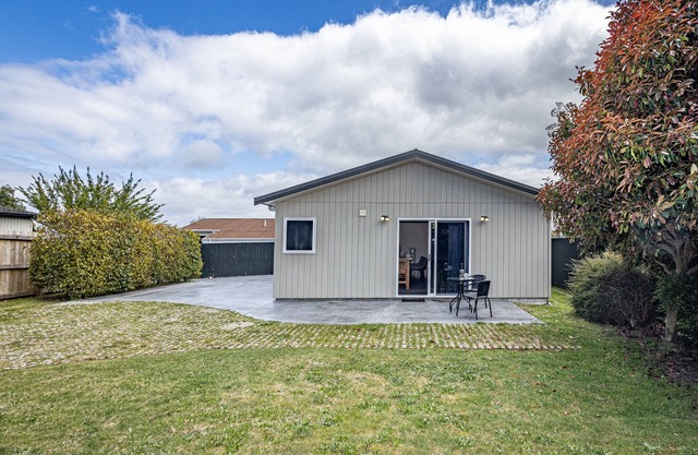 Hilltop Hideaway - Taupo Holiday Home