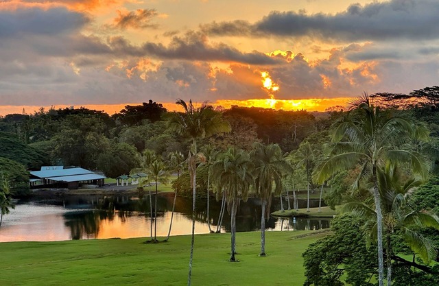 Hilo Lagoon Retreat – 2BR w/View, A/C, Pool