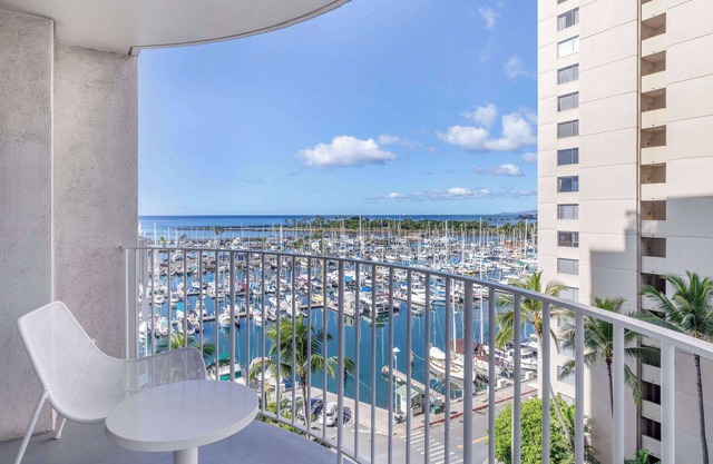 Hilton Vacation Club The Modern Honolulu