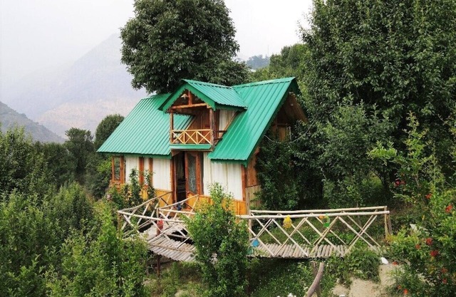 Himalayan Abode Tree House, Sainj