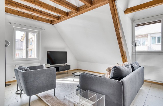 Hip Oerlikon 2.5 Room w/Storage, 2 mins to local market, by Blueground