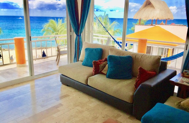 Hippie Bob & Diana's Beachfront Penthouse; Chankanaab Area