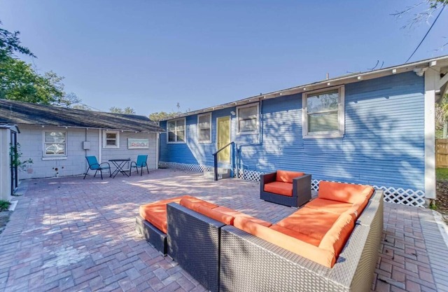 Historic Bungalow & In-law Suite | Clean & Comfy