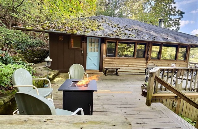 Historic Cabin + Peaceful + Waterside + Patio
