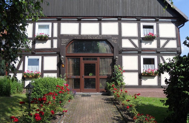 Historic Frame House with big garden, environment invites to hiking