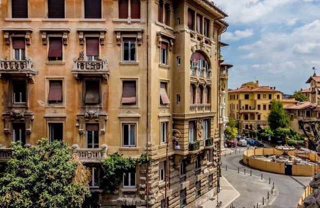 Historic home in the Palazzo degli Ambasciatori Coppedè district