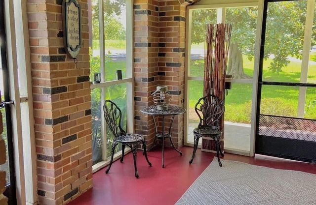 📍Historic Mitchell House 1928 River View & Gardens